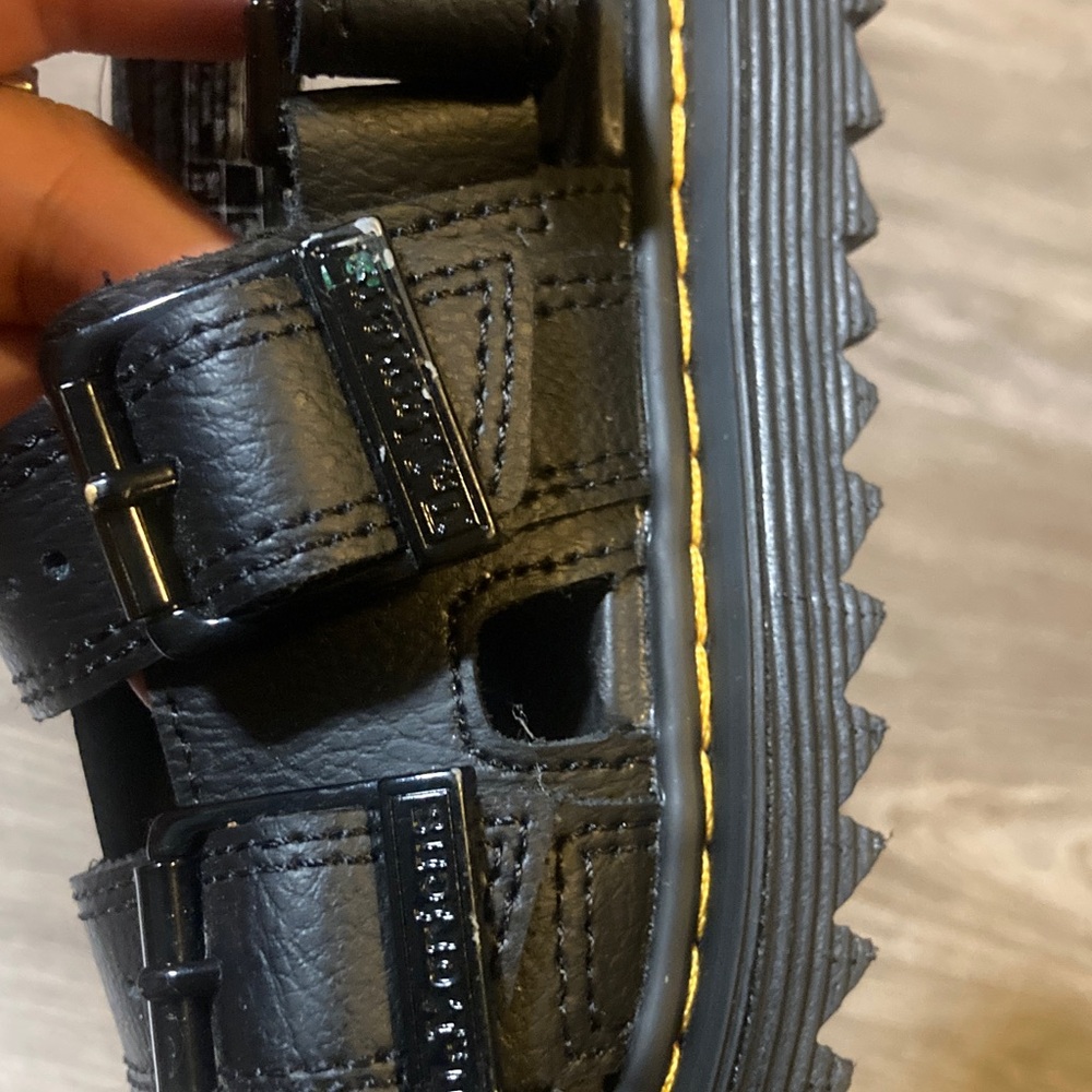 Dr Martens Kyle Junior Kyle Sandals - Picture 9 of 9